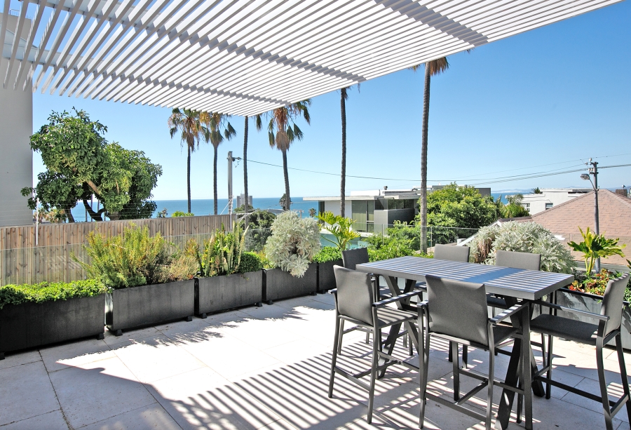 To Let 4 Bedroom Property for Rent in Fresnaye Western Cape